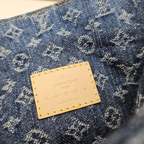 Brand new authentic Louis Vuitton denim remix Sunset - Picture 8 of 17